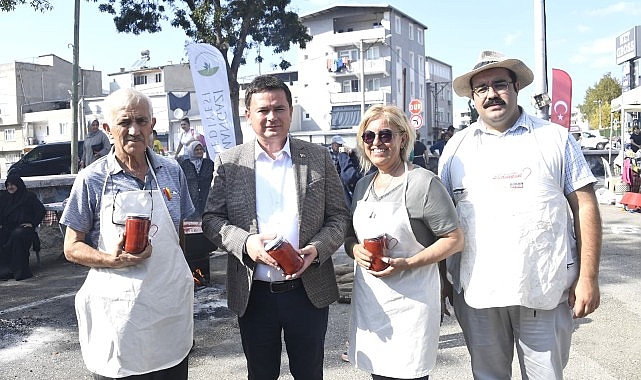 Osmangazi Belediyesi’nden vatandaşlara salça desteği