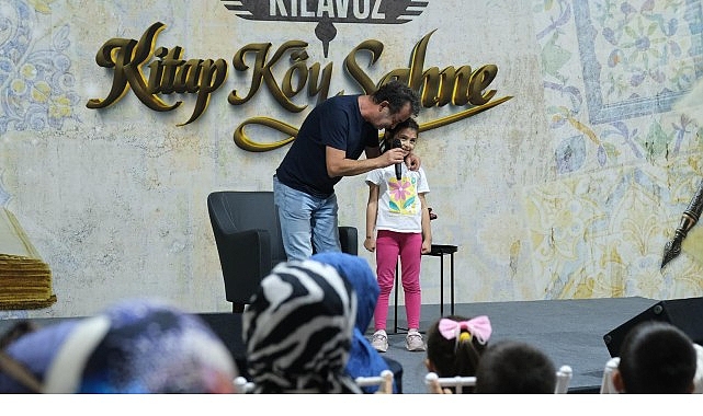 Kılavuz Kitap Köyü, fuara renk katıyor