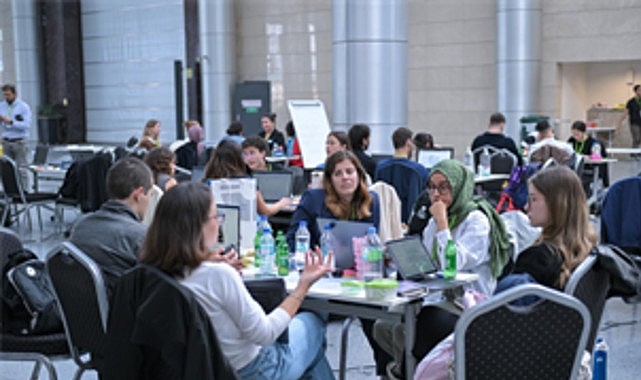 LOGISTECH’te genç fikirler ve sektör temsilcileri karbonsuz ulaşım için buluştu