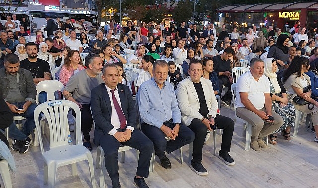 Minik öğrencilerden Cumhuriyet Bayramı kutlaması