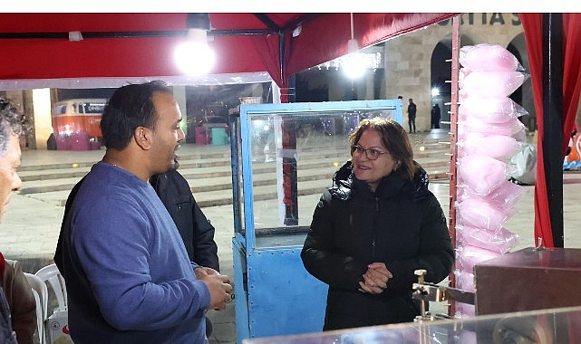 Didim Cumhuriyet Kent Meydanı’nda Yılbaşı Coşkusu Her Akşam Devam Ediyor