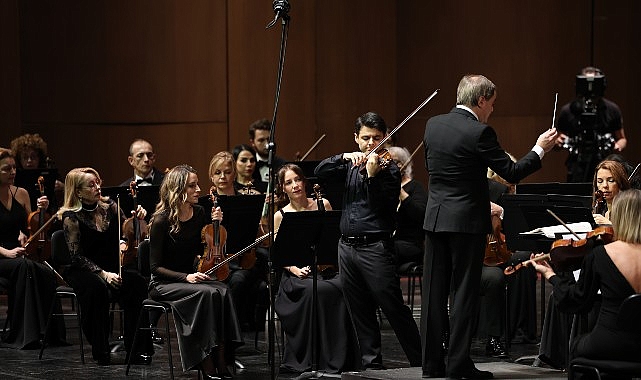 İstanbul Devlet Senfoni Orkestrası  Aralık ayının ilk konserinde keman virtüözü Robert Lakatos’u ağırladı