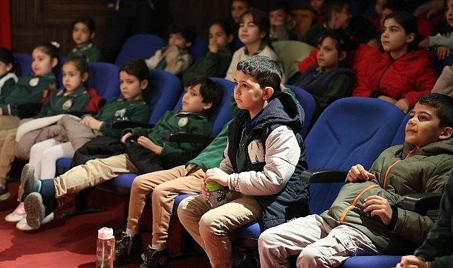 Başkan Çerçioğlu Koçarlı’da Minikleri Tiyatroyla Buluşturdu