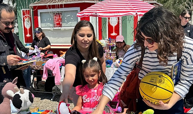 Karşıyaka’da ‘Çocuklar için 2. El Pazarı’na büyük ilgi