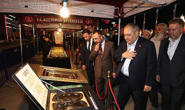 Keçiören Belediyesi’nin Mevlid Kandili Programında Kent Meydanı Dolup Taştı