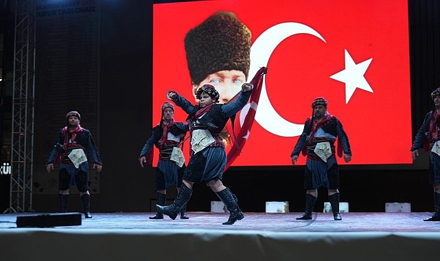 Saray’da Halk Dansları Gecesi’ne büyük ilgi