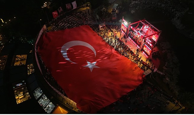 Zafer Bayramı Bayrampaşa’da coşkuyla kutlandı