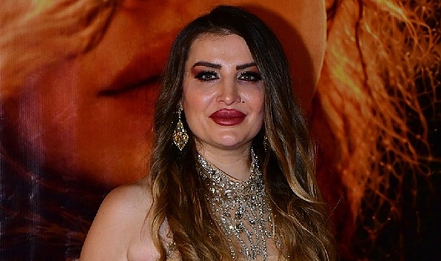 Nükhet Duru’dan Modacısı Zeynep Bozkaya’ya Kulisinde Övgü Yağmuru: “Kaya Gibi Modacım Beni de Taş Gibi Yaptı!”