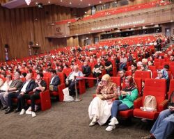 Afyoncu’dan Kocaeli Kitap Fuarı’nda tarih dersi;  “Geçmiş, geleceği inşa etmek için okunmalı”