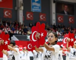 Aliağa’da Cumhuriyetin 103. Yılı Coşkuyla Kutlandı