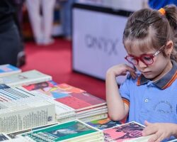 Antalya Kitap Fuarı’na ilgi sürüyor
