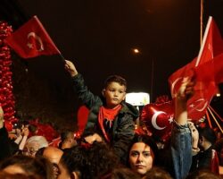 Binlerce Nilüferli Cumhuriyet’in 103’üncü yılında tek yürek oldu