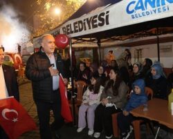 Canik’te Cumhuriyet Coşkusu Fener Alayıyla Taçlandı