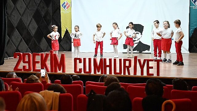 Final Okulları Kemer Şubesi’nde 29 Ekim Cumhuriyet Bayramı Coşkusu