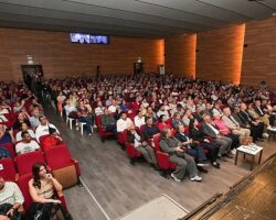 Gaziemir’de kültür sanat sezonu Metropol Orkestrası konseriyle açıldı