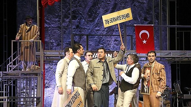 “Gözlerimi Kaparım Vazifemi Yaparım” Maltepe Seyircisiyle Buluşuyor