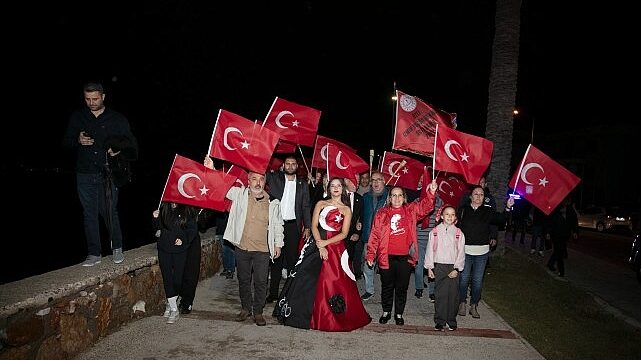 Güzelbahçe’de Cumhuriyetin 103. Yılı Coşkuyla Kutlandı