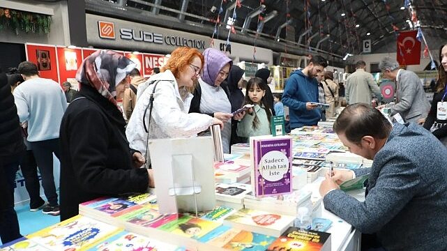 İnegöl Kitap Günlerinde Yazar Buluşmaları Başlıyor