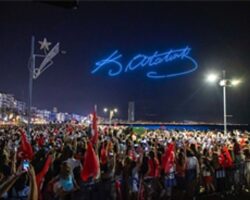 İzmir’de 29 Ekim coşkusu gökyüzüne taşınacak