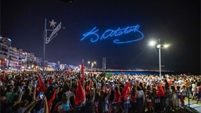 İzmir’de 29 Ekim coşkusu gökyüzüne taşınacak