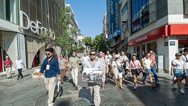 Karşıyaka’da Atatürk’ün izinde tarihe yolculuk