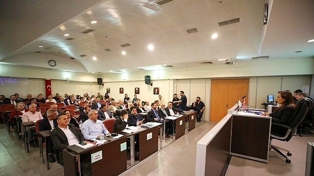 Karşıyaka’nın 6,6 milyar TL’lik 2027 bütçesine onay