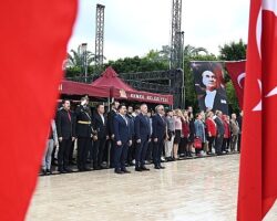 Kemer’de 29 Ekim çelenk töreni