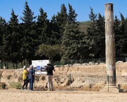 Klaros’ta 3 bin 300 yıllık kehanetin izinde