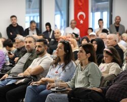Mete Yarar, Kocaeli Kitap Fuarı’nda konuştu;  “Bugün gelinen nokta Türkiye’yi savaştan koruyor”