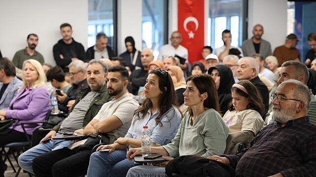 Mete Yarar, Kocaeli Kitap Fuarı’nda konuştu;  “Bugün gelinen nokta Türkiye’yi savaştan koruyor”