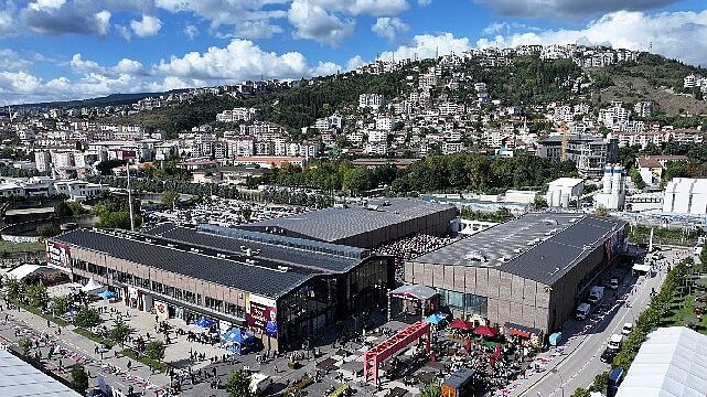 Minik eller bu fuarda ilk kitaplarını seçti