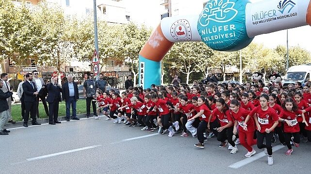Nilüfer’de bin 749 öğrenci Cumhuriyet için koştu
