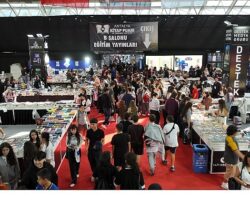Onlarca yazar, binlerce kitap ve her yaştan okur Cam Piramit’te buluşuyor