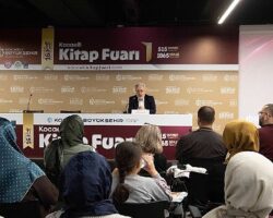 Söyleşiler kitapseverlere farklı pencereler açıyor; Kitap Fuarı’nda hayatı anlamlandıran söyleşiler