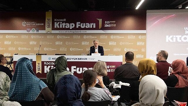 Söyleşiler kitapseverlere farklı pencereler açıyor; Kitap Fuarı’nda hayatı anlamlandıran söyleşiler