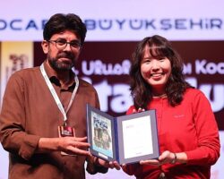 Soyoung Park, Kocaeli Kitap Fuarı’nda genç okurlara seslendi; “Dünyadaki en özel kişi kendinizsiniz”