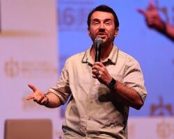 Uğur Arslan’dan hayata dair içten paylaşımlar
